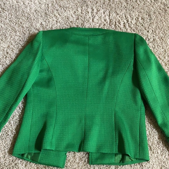Green Tahari jacket. - Picture 6 of 6